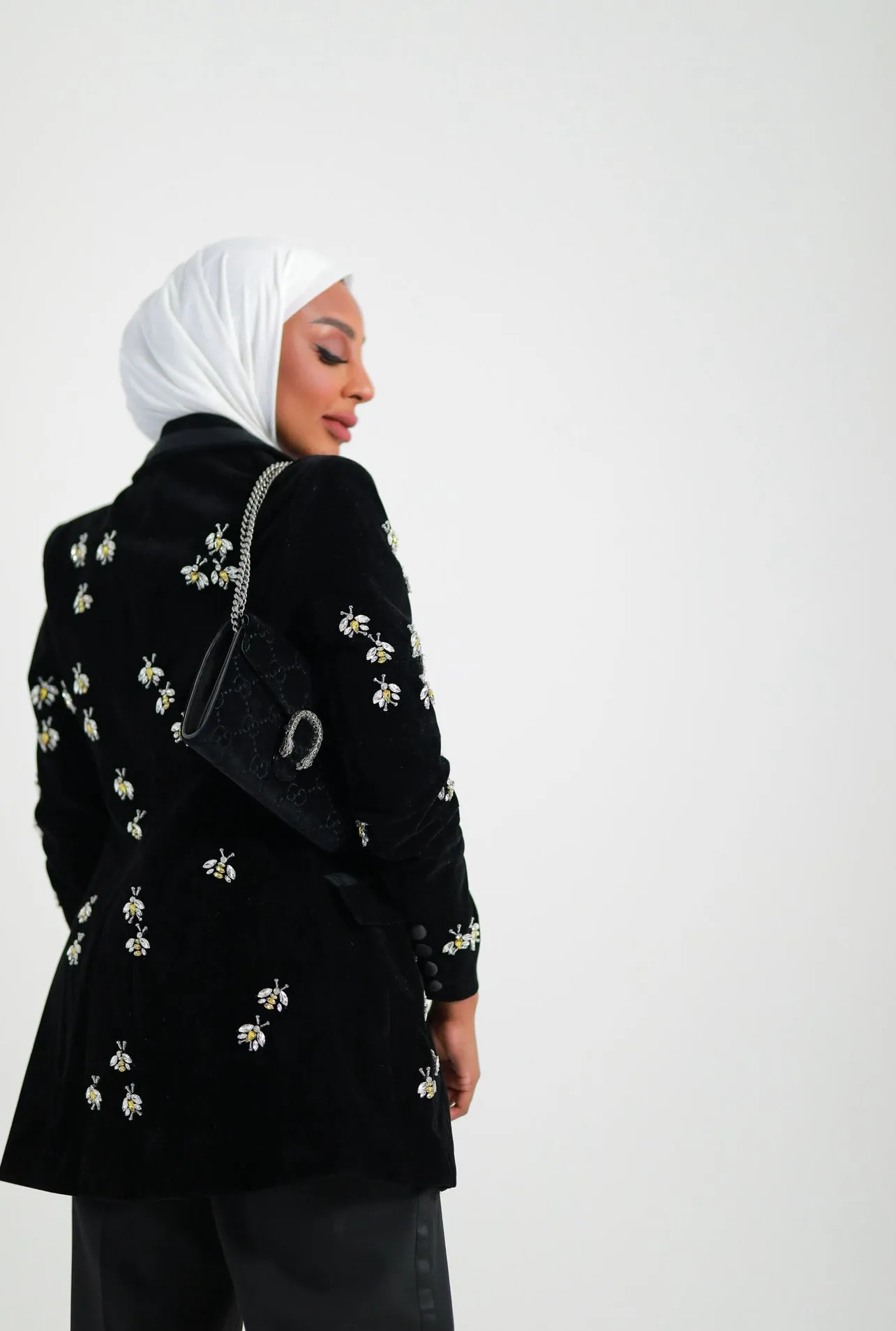 L’ABEILLE NOIR VELOUR BLAZER