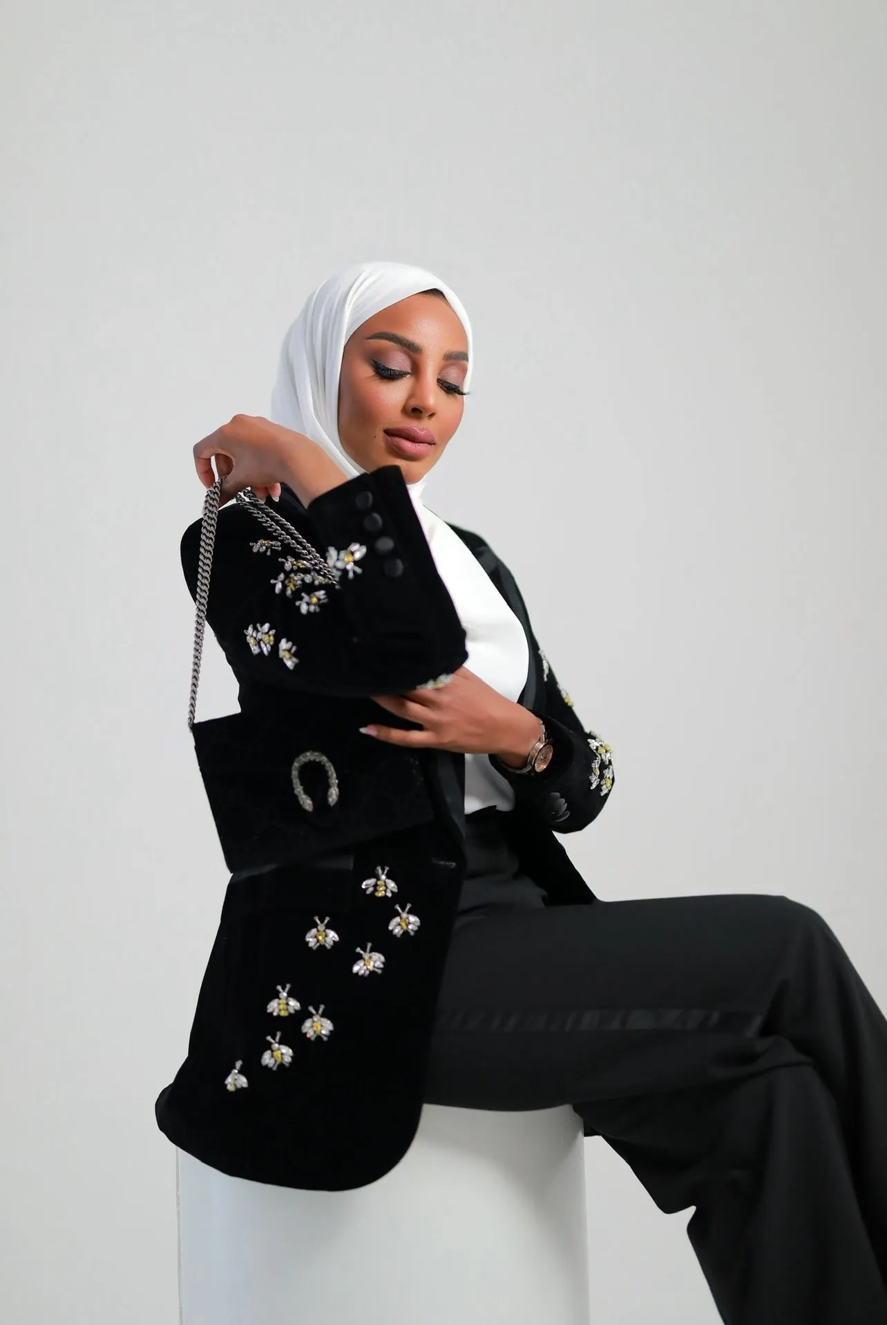 L’ABEILLE NOIR VELOUR BLAZER