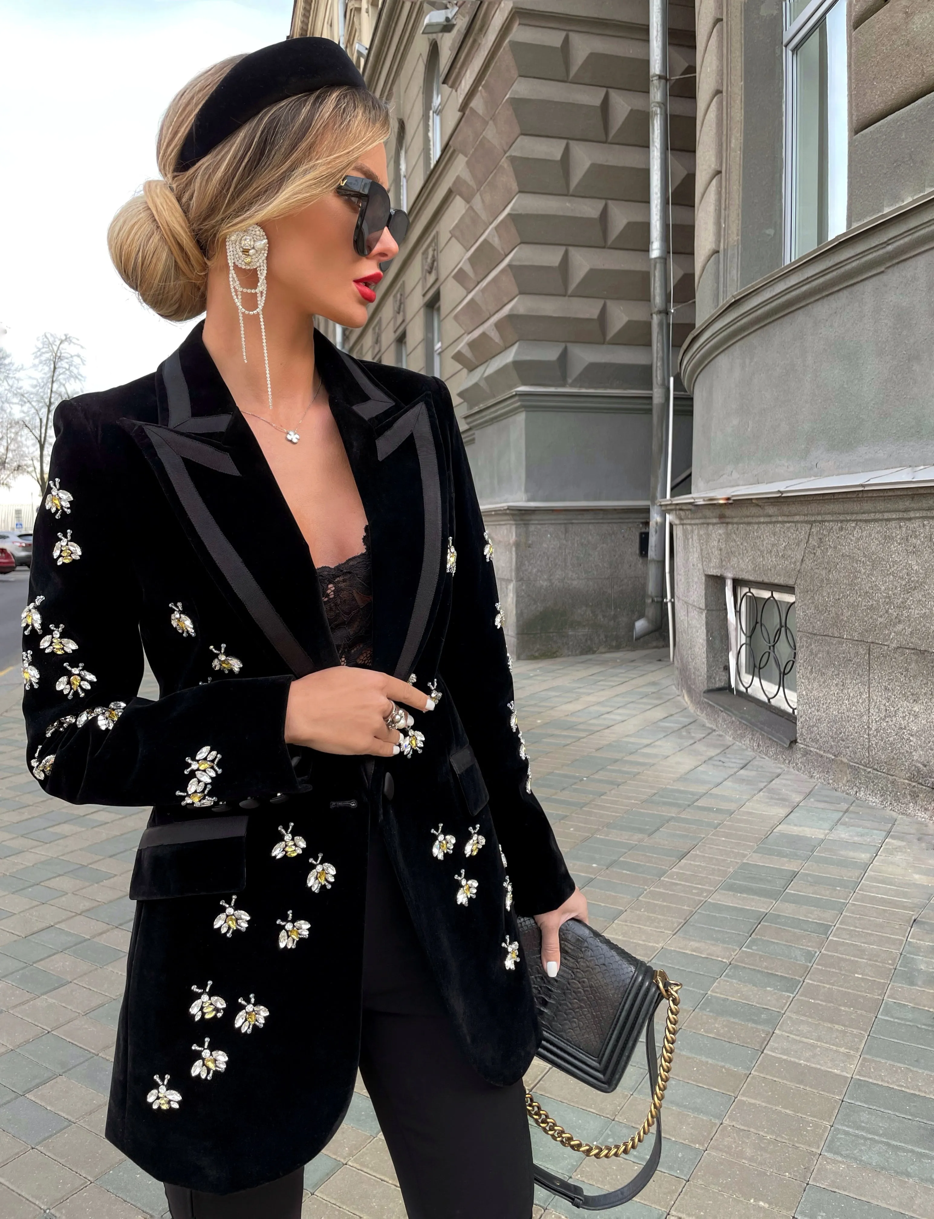 L’ABEILLE NOIR VELOUR BLAZER