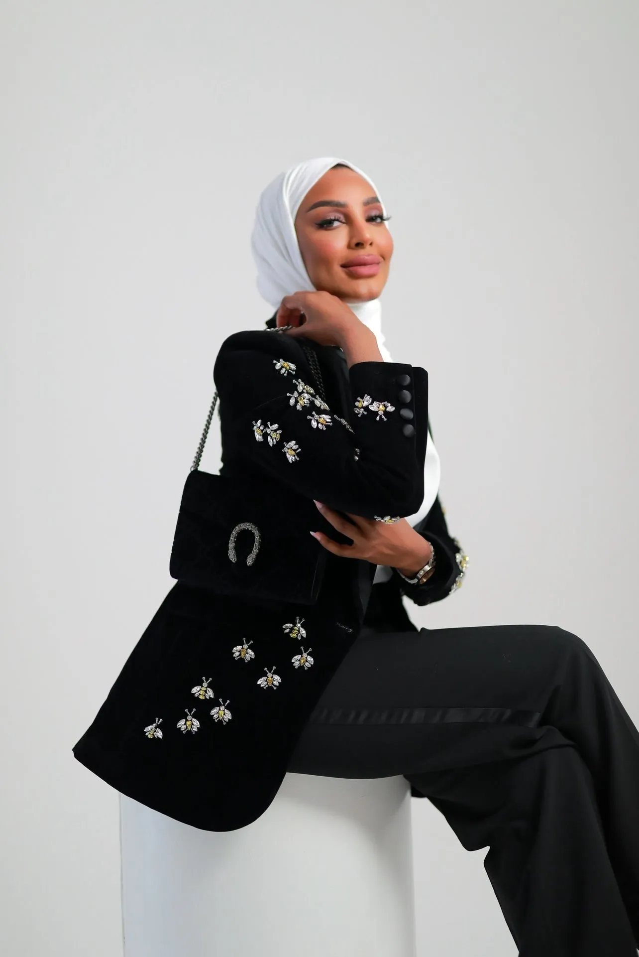 L’ABEILLE NOIR VELOUR BLAZER