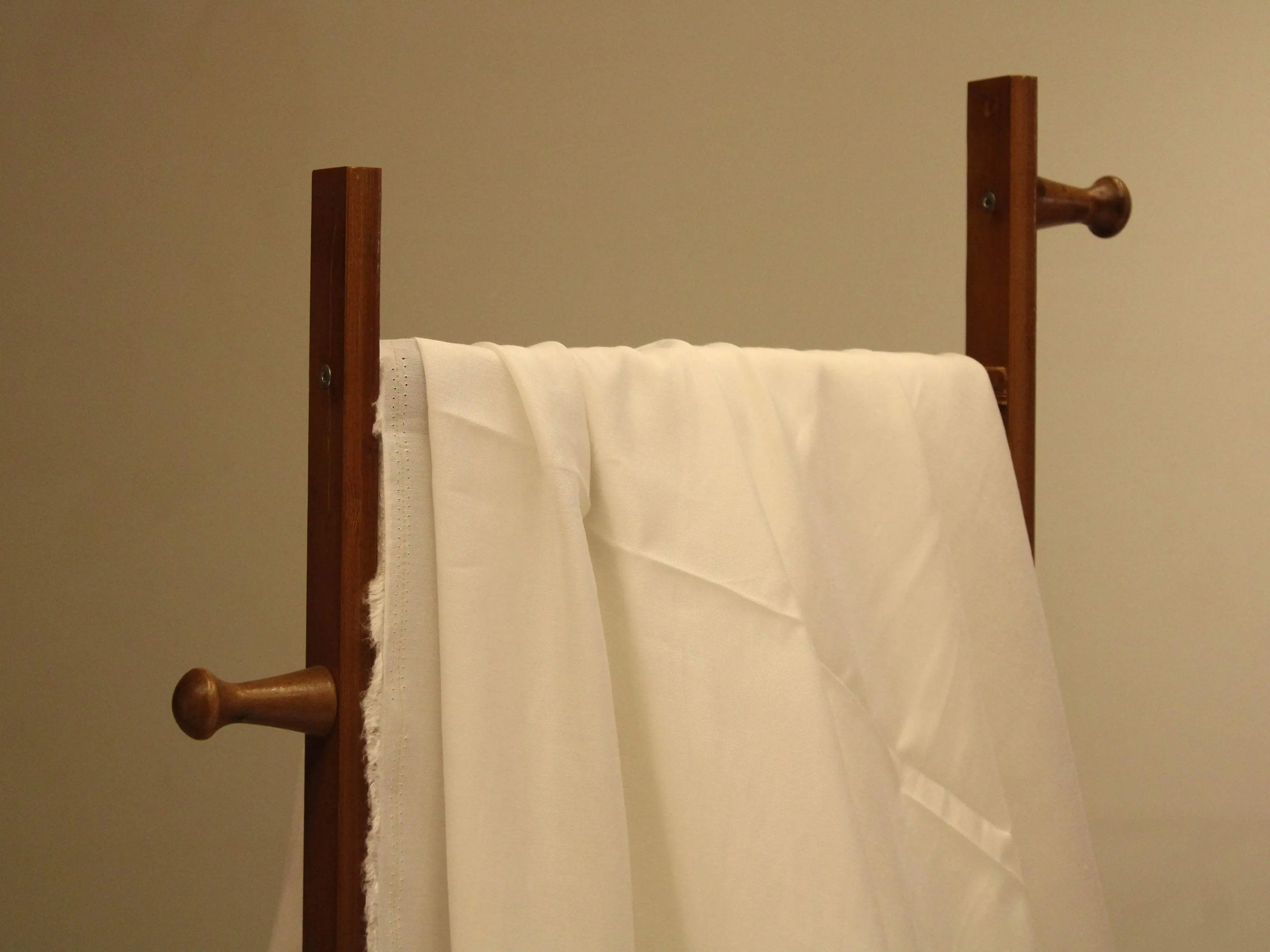 Plain White Non Dyeable Roman Silk Fabric