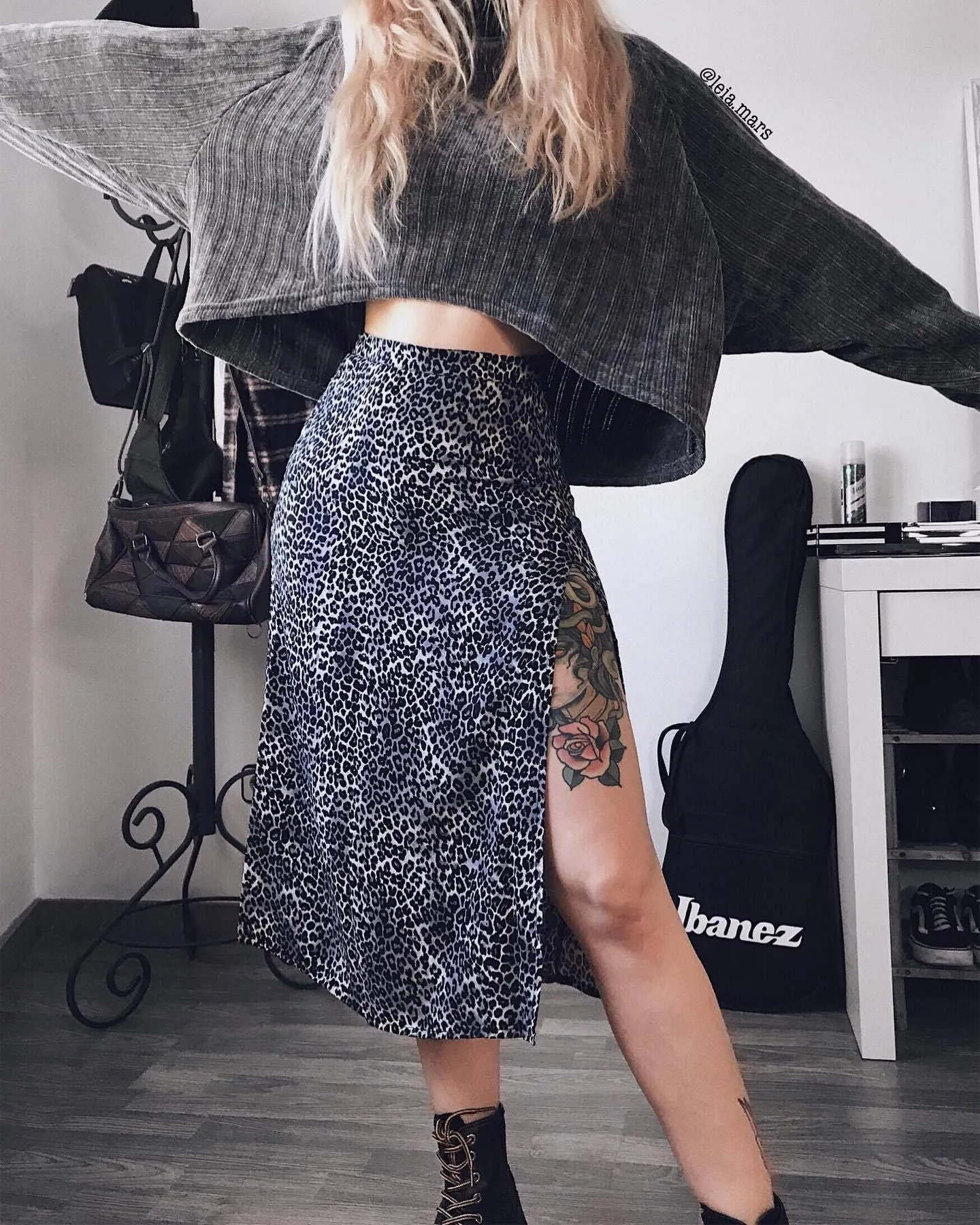 Slimming High Waisted Short Floral Skirt With Slit