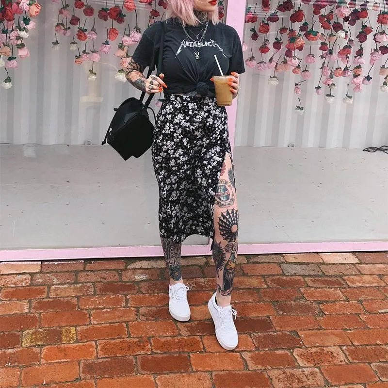 Slimming High Waisted Short Floral Skirt With Slit
